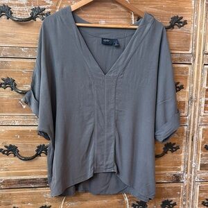 Daytrip Charcoal Oversided V-Neck Blouse